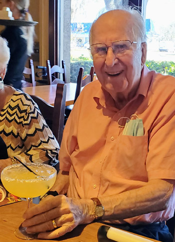 Assisted Living Aravilla Sarasota - seniors at Olive Gardens